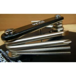 Pneumatiques Pour Cycles Outil Multifonctions : Clés Allen, Tournevis Plat Et Cruciforme : 7 Fonctions